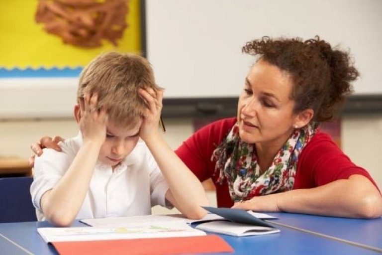 Trẻ tăng động giảm chú ý chậm nói 