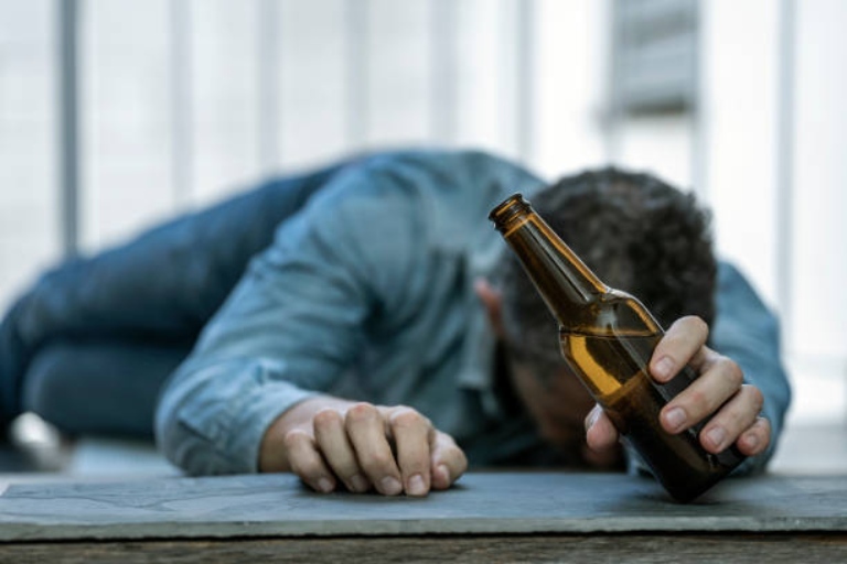 dấu hiệu tâm lý đàn ông khi say rượu