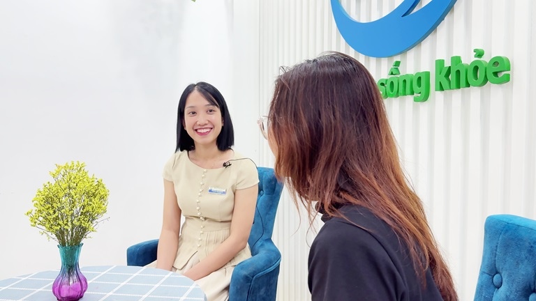 Chuyên gia Đài Trang đồng hành cùng khách hàng gỡ rối tâm lý