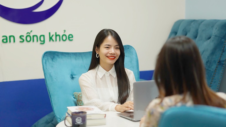 Mai Ngọc Quyên hỗ trợ gỡ rối tâm lý cho khách hàng