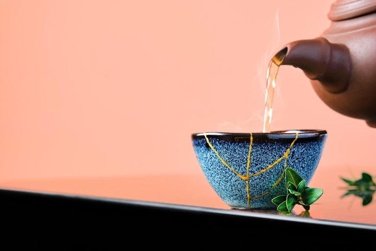 Ứng dụng triết lý Kintsugi trong chữa lành tổn thương tâm lý cùng chuyên gia Mỹ Hạnh